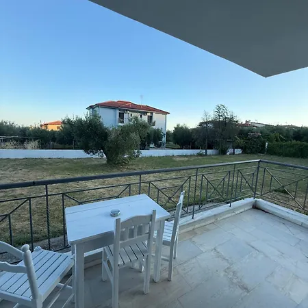 Theros Aparthotel 3*