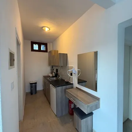 Theros Aparthotel Mola Kalyva