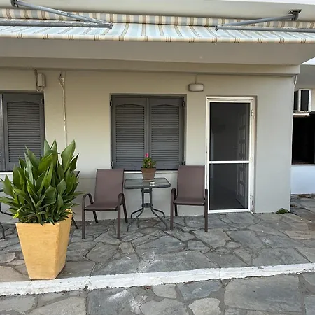 Aparthotel Theros 3*