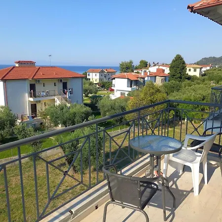 Theros Aparthotel 3*