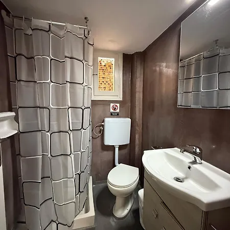 Theros Aparthotel Mola Kalyva