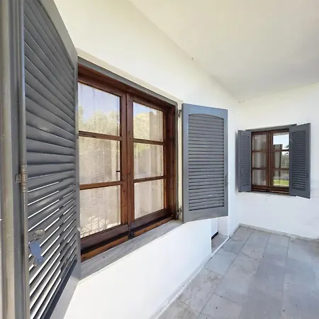 Theros Aparthotel Mola Kalyva