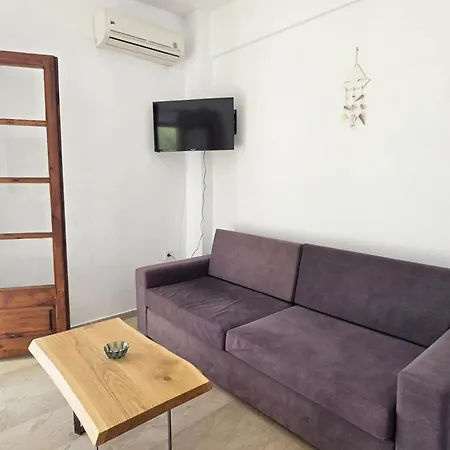 מלון דירות Theros 3*