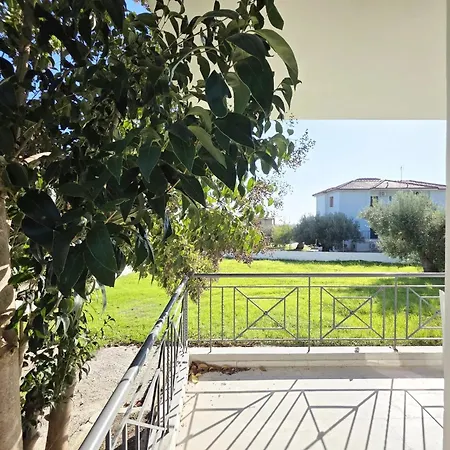 מלון דירות Theros