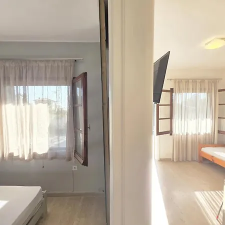 Theros מלון דירות