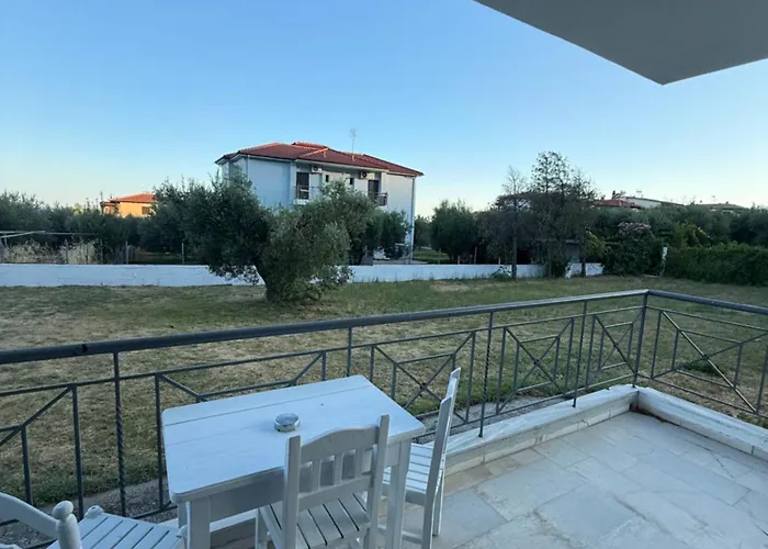 Theros Aparthotel 3*