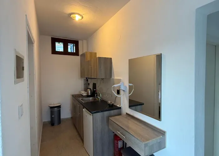 Theros Aparthotel Mola Kaliva