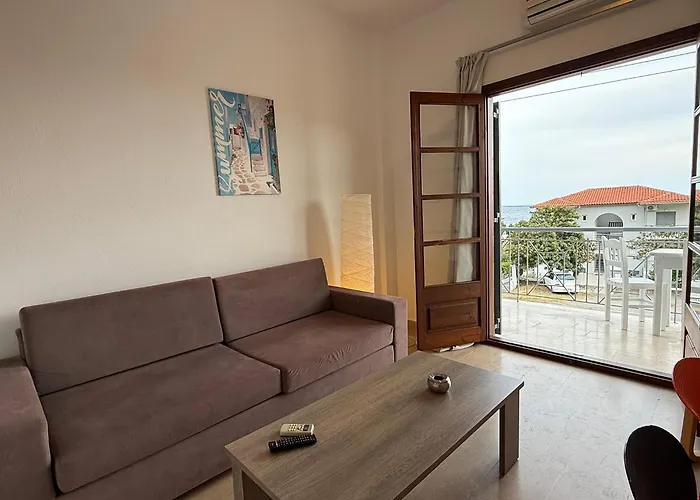 Theros Aparthotel Mola Kaliva
