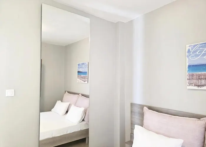 Aparthotel Theros 3*