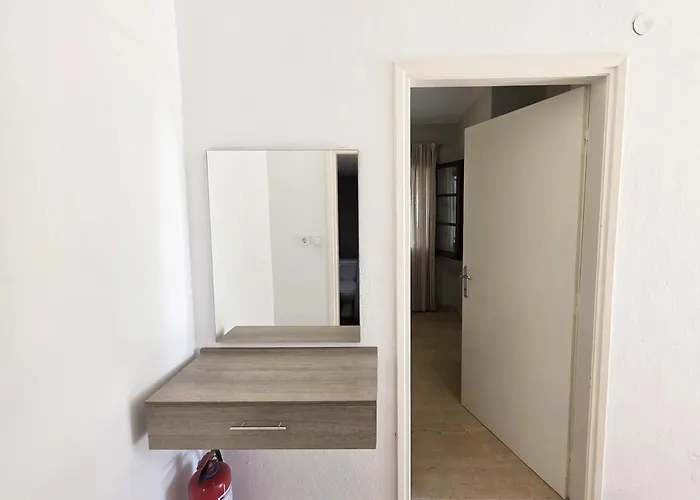 Aparthotel Theros 3*