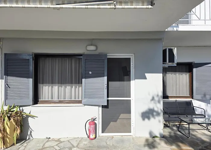 Theros Aparthotel Mola Kaliva