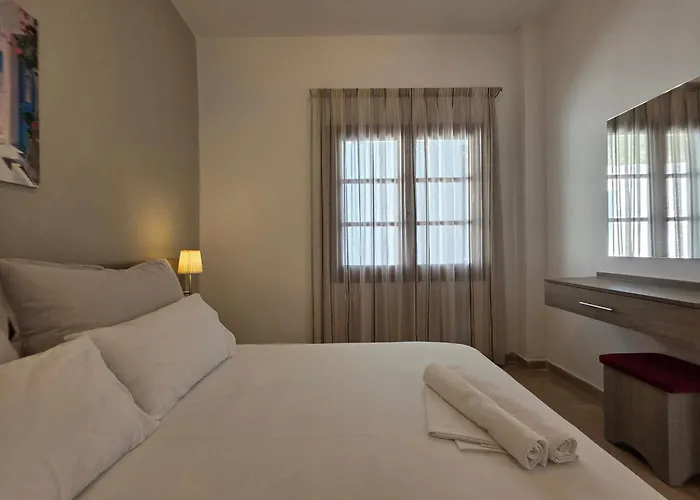 Theros Aparthotel 3*
